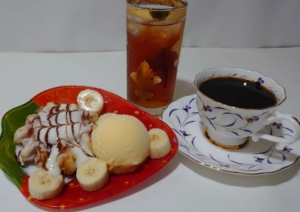 ワッフルとバニラアイスセット<br>（コーヒーor紅茶付き）