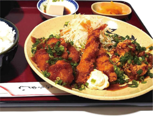 ミックスフライ定食<br><span>メンチカツ、エビフライ、とりから</span>